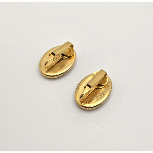 Vintage Petit Point Earrings Floral Needlepoint Goldtone Clip Ons Dainty Twee - Picture 8 of 12